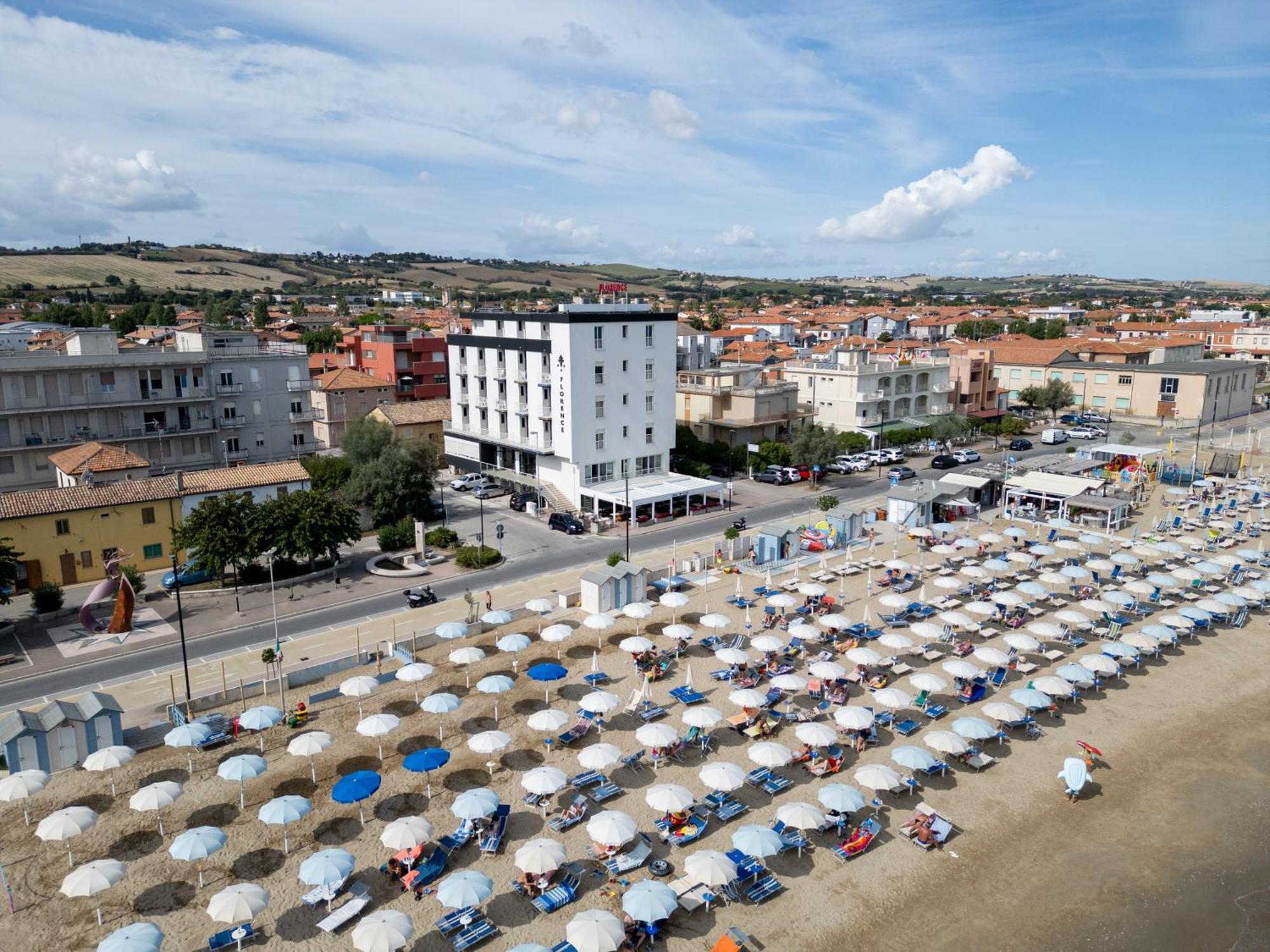 Hotel Florence มาร็อตตา ภายนอก รูปภาพ